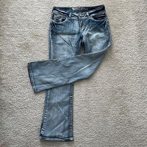 EUC. Size 11 Juniors Wallflower Flare Jeans